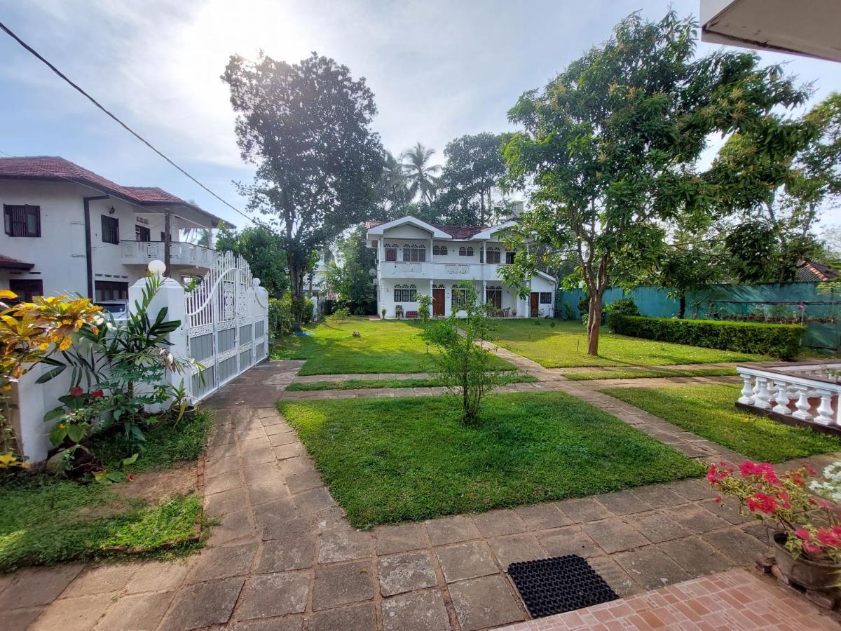 Gudsmith Home Negombo Buitenkant foto