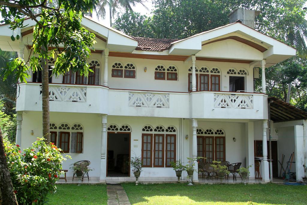 Gudsmith Home Negombo Buitenkant foto