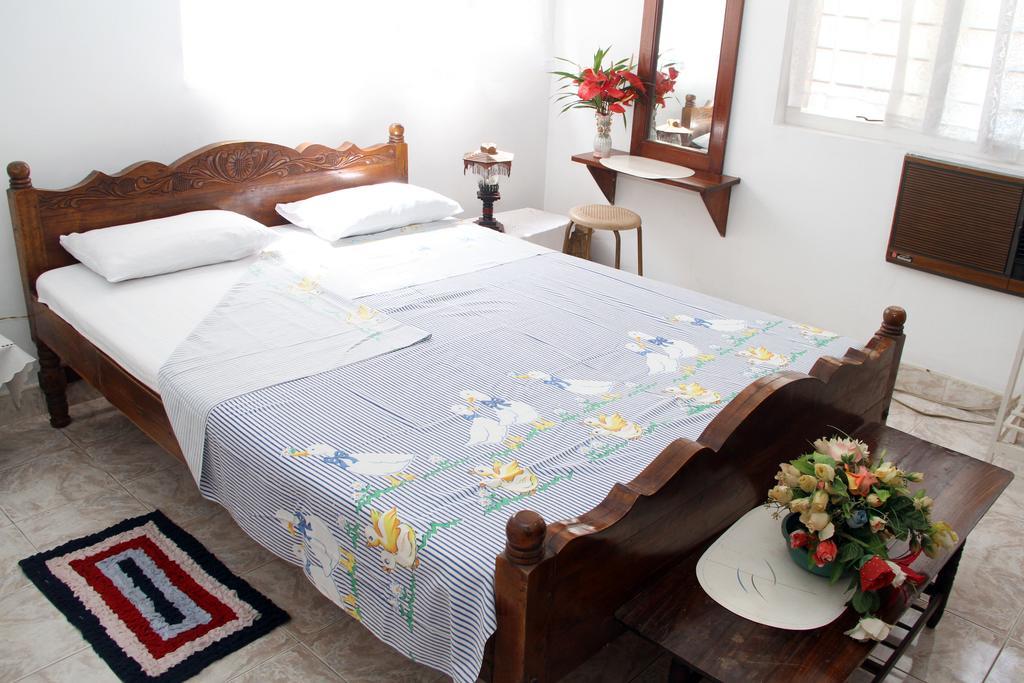Gudsmith Home Negombo Buitenkant foto