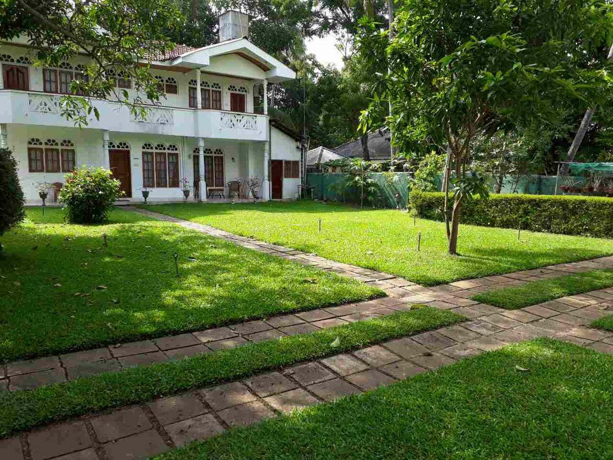 Gudsmith Home Negombo Buitenkant foto